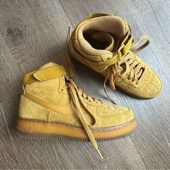 Nike | Air Force 1 High LV8 3 Wheat - Picture 3 of 10